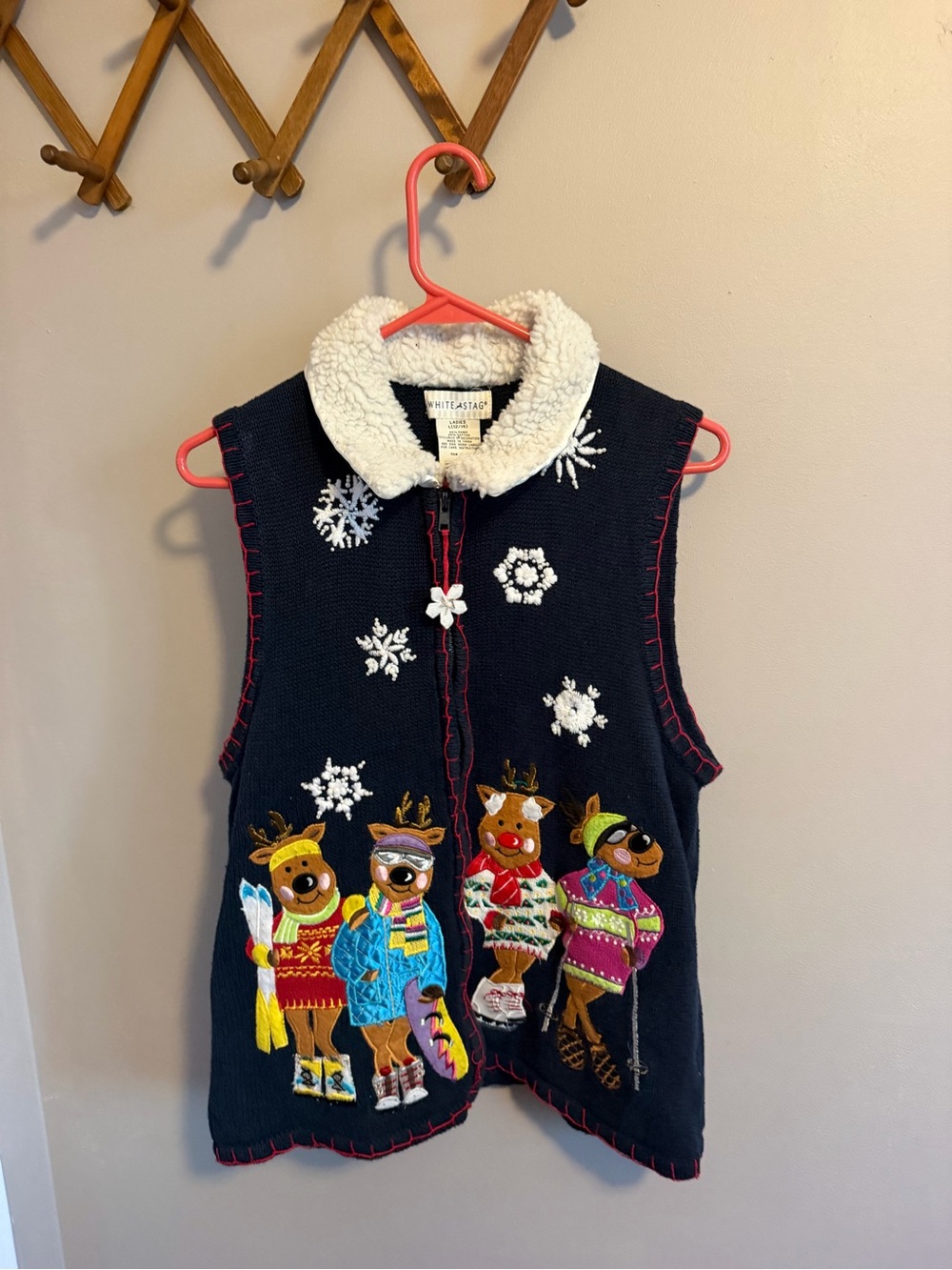 White Stag Vintage Skiing Reindeer Sherpa Collar Christmas Sweater Vest M